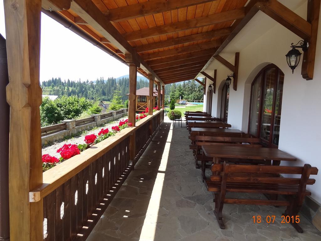 Hotel Alpenhof Pansion Slavske Exterior foto